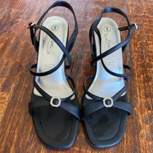 NEW Fioni BLACK STRAPPY High Heel (3-1/4") SANDALS * CZ detail ~ side buckle * 8